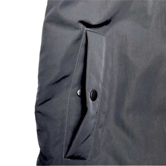 EVERLANE Filled Zip up Bomber Jacket in Black Size M NWOT - Picture 7 of 9